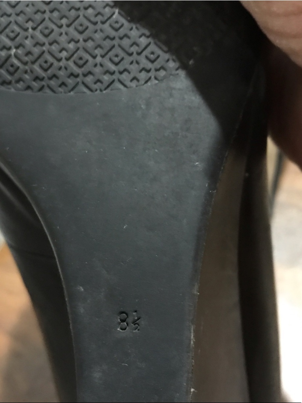 Tory Burch Black Leather Logo Medallion Wedge Heels SZ 8.5 - Picture 5 of 8